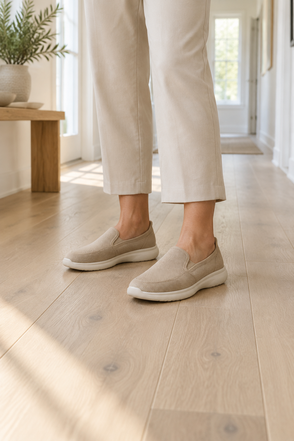 Women's comfortable everyday shoes