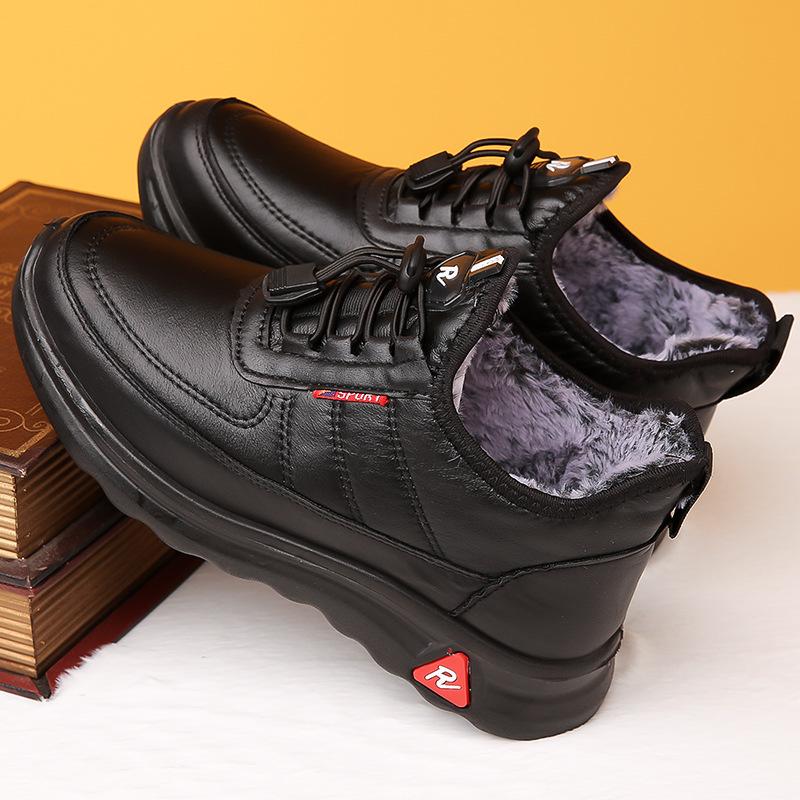 Men’s Waterproof Fleece-Lined Non-Slip Leather Winter Shoes